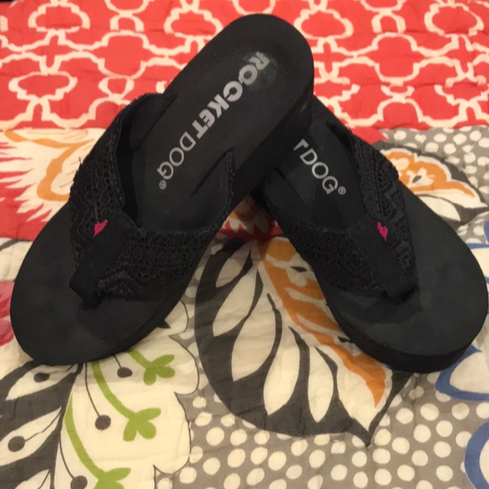 ROCKET DOG - wedge flip flops